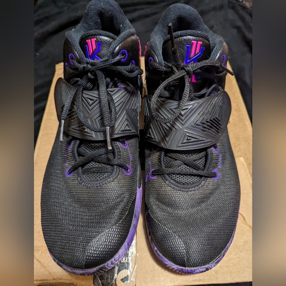 Nike Kyrie Irving fly trap Fierce Purple basketball size 11.5 black purple - Picture 11 of 15